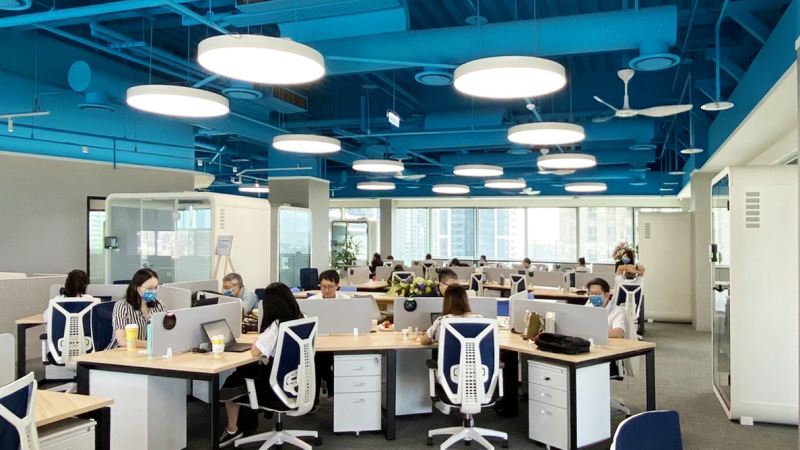 透過高雄據點的「AUO解決方案研發中心」建置，期強化南部人才的延攬及培育