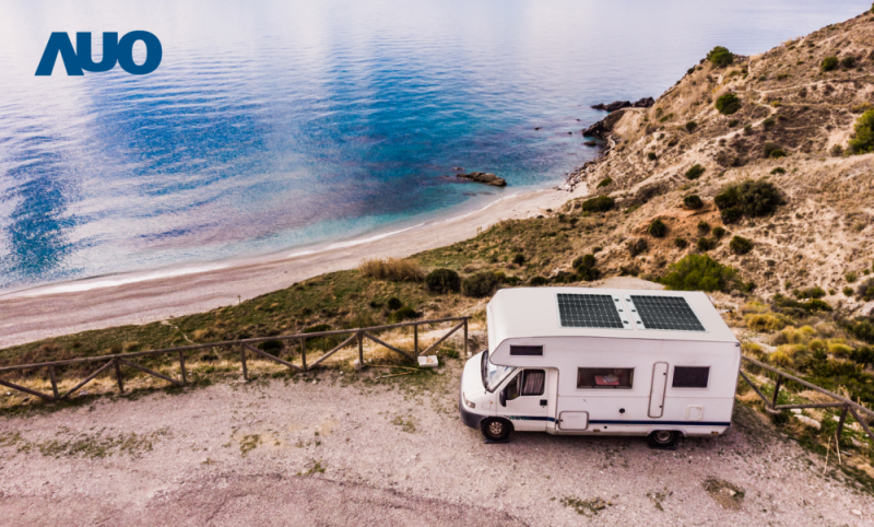 「可撓輕量化太陽光電板SunCurva」使用輕量特殊耐候型複合板取代傳統太陽能板的玻璃前板，不僅降低70%重量，每米平方僅3Kg；具有抗衝擊性能及通過電磁相容性測試，可應用於交通運輸工具，如露營車、遊艇等